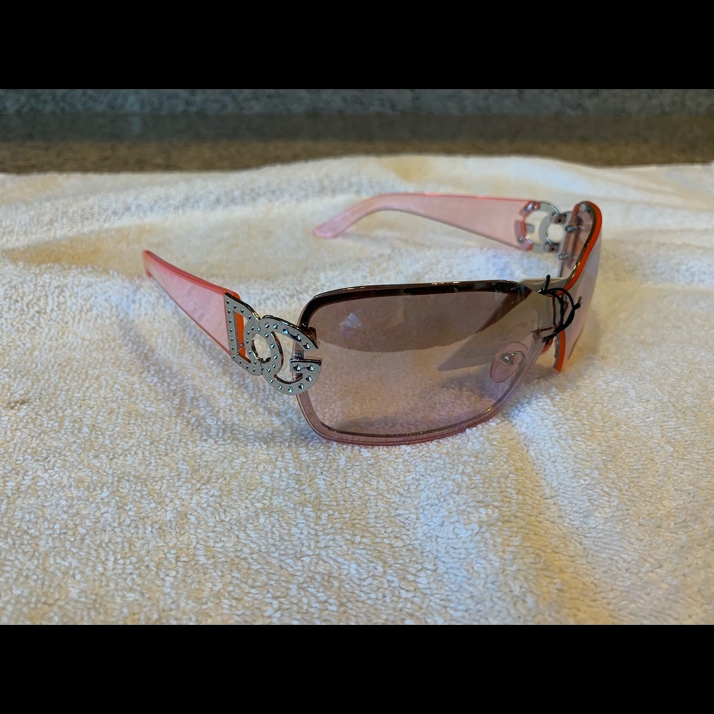 Brand New Women's DG Sunglasses in Pink